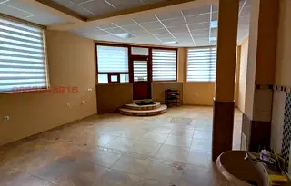 Офис във Варна, Колхозен пазар