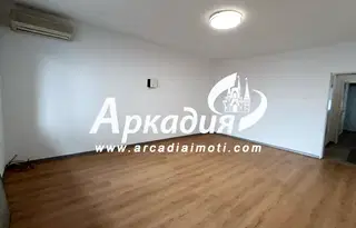 Офис в Пловдив, Христо Смирненски