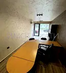 Офис в Перник, Изток