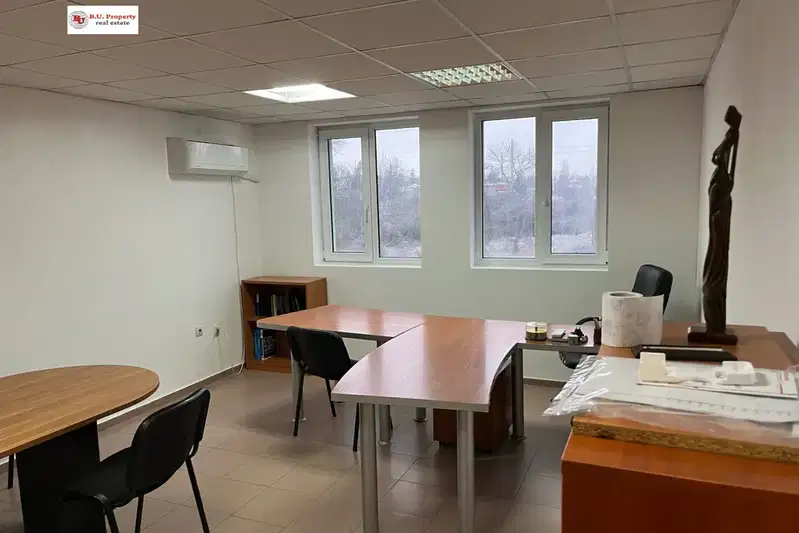 Office in Pernik, Iztok