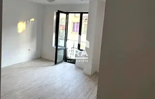 Офис във Варна, Колхозен пазар