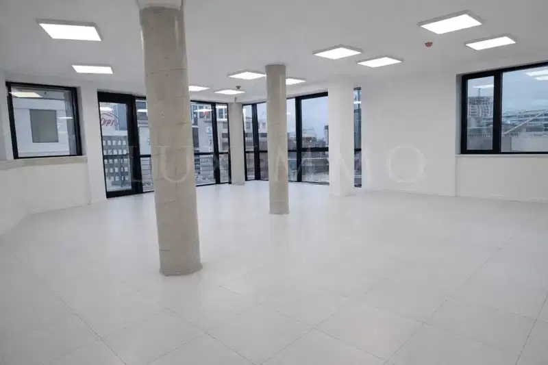 Офис в София, Кръстова вада