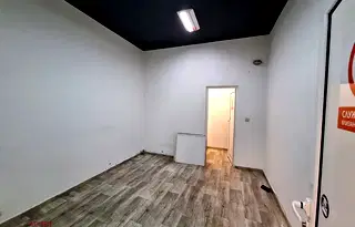 Офис в София, Лагера