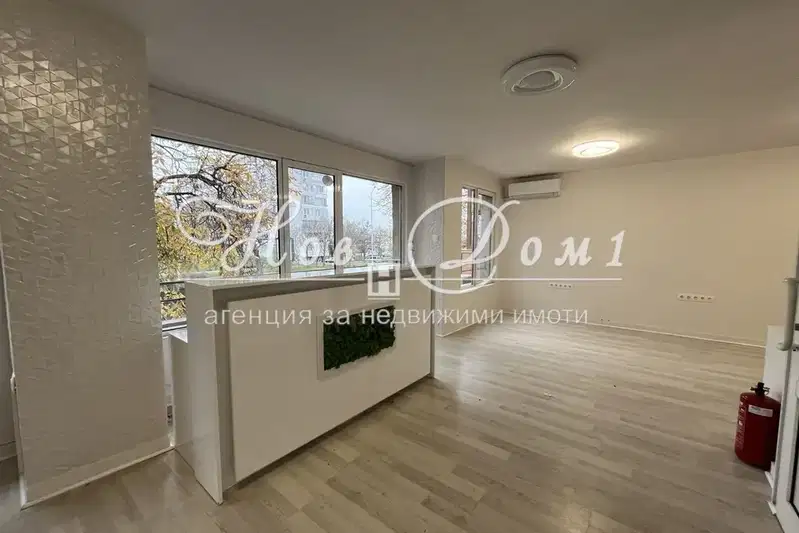 Office in Varna, Lyatno Kino Trakiya