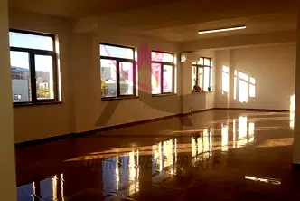 Офис във Варна, Метро