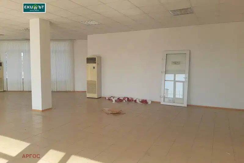 Office in Varna, Metro