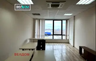 Офис във Варна, Метро