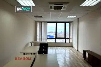 Офис във Варна, Метро