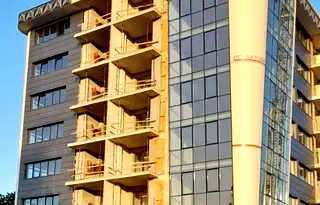 Офис във Варна, Победа