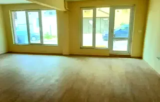 Офис във Варна, Погреби