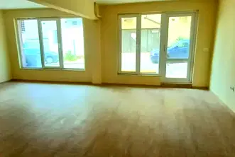 Офис във Варна, Погреби
