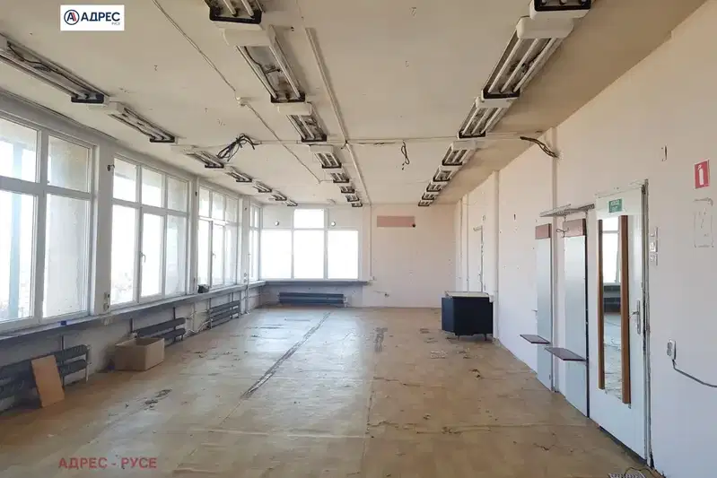 Офис в Русе, Широк център