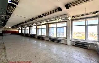 Офис в Русе, Широк център