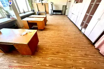 Офис в Русе, Широк център