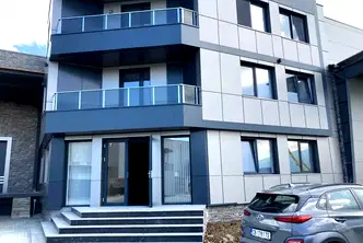Офис в София, Враждебна