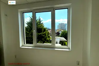 Офис в София, Враждебна