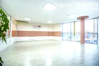 Офис в София, Враждебна
