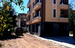 Офис в София, Елин Пелин