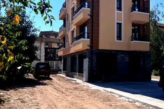 Офис в София, Елин Пелин