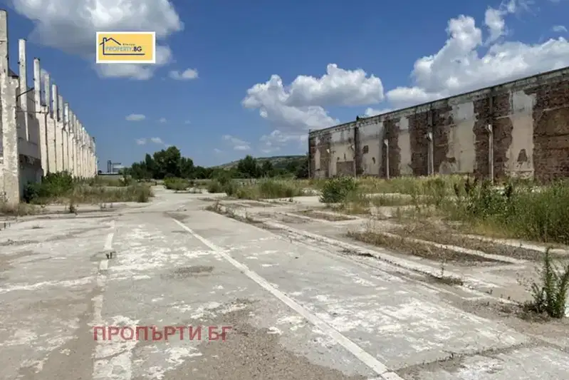 Plot in Pleven, Industrialna Zona - Zapad