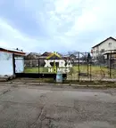 Парцел в София, Враждебна
