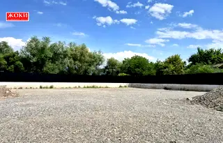 Бизнес имот в Перник, Изток