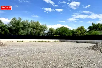 Бизнес имот в Перник, Изток