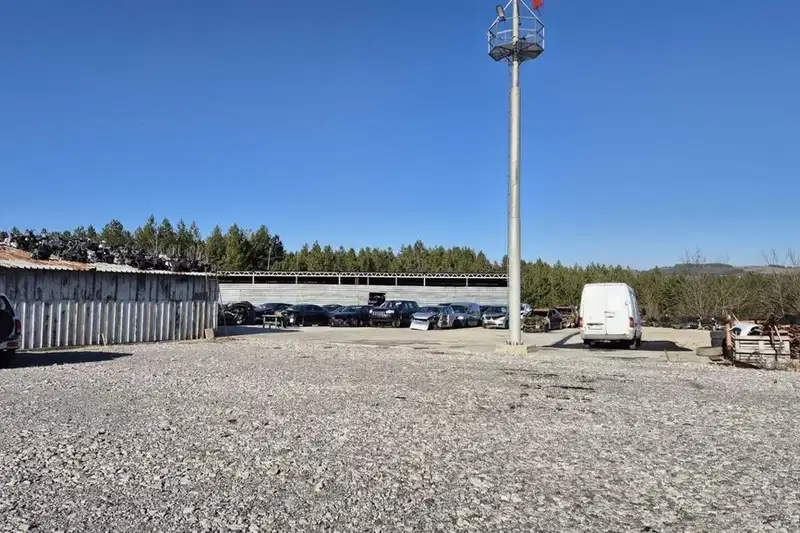 Бизнес имот в Перник, Промишлена зона
