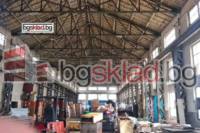 Industrial Building in Yana