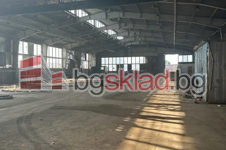 Industrial Building in Yana