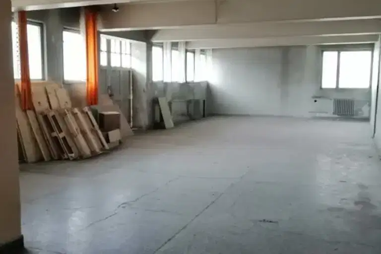 Industrial Building in Gabrovo, Centyr