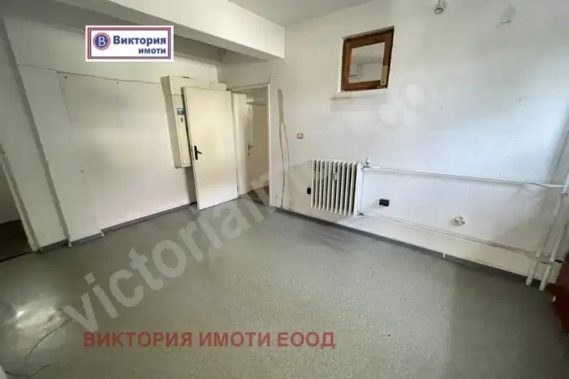 Промишлена сграда във Велико Търново, Център