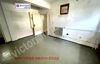 Промишлена сграда във Велико Търново, Център