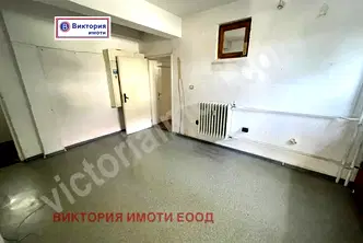 Промишлена сграда във Велико Търново, Център