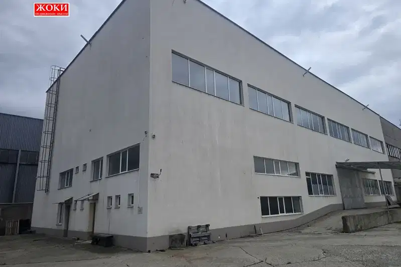 Industrial Building in Pernik, Promishlena Zona