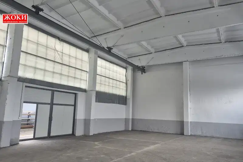 Industrial Building in Pernik, Promishlena Zona