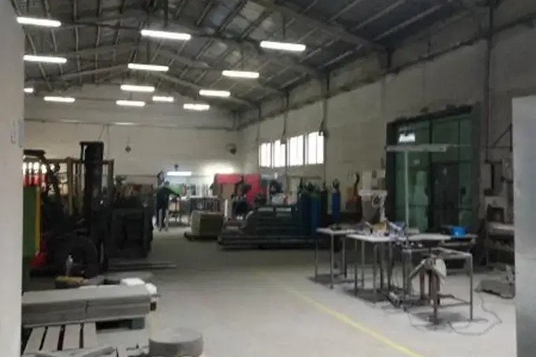 Industrial Building in Gabrovo, Promishlena Zona