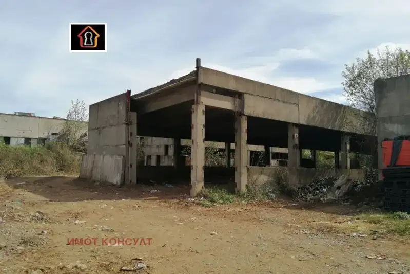 Промишлена сграда във Враца, Промишлена зона