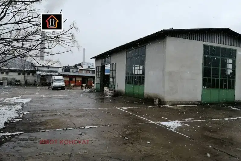 Промишлена сграда във Враца, Промишлена зона - Изток