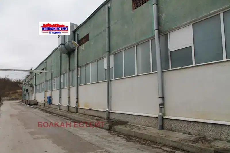 Industrial Building in Veliko Tyrnovo, Promishlena Zona - Zapad