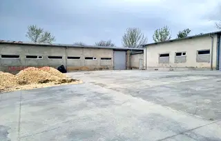Промишлена сграда в Раз, Промишлена зона - Запад