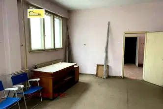 Промишлена сграда в Плевен, Широк център