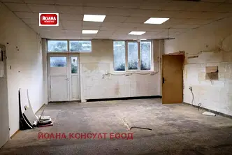 Промишлена сграда в Плевен, Широк център