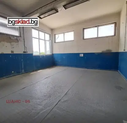 Снимка 2 — Промишлена сграда във Варна, Западна промишлена зона