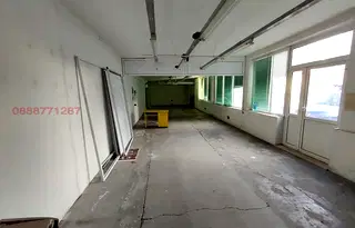 Промишлена сграда в Монтана, Лом