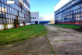 Промишлена сграда в Плевен, Червен бряг