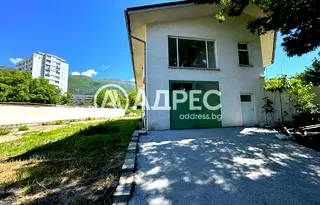 Промишлена сграда в Пловдив, Карлово