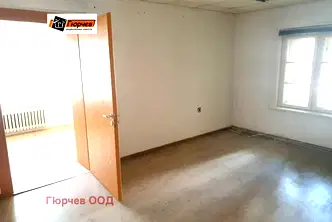 Бизнес имот в Русе, Център