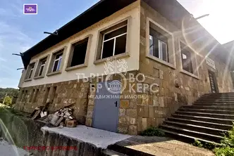 Бизнес имот във Велико Търново, Света гора