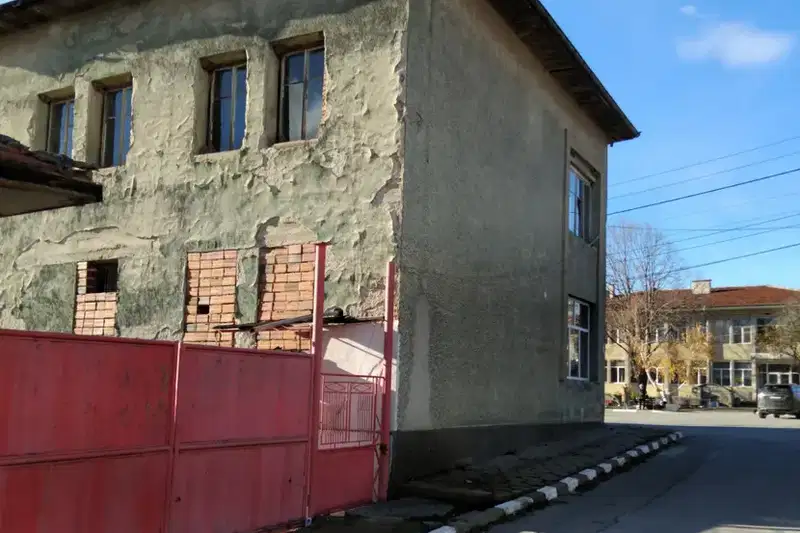 Бизнес имот в Кюстендил, с. Слатино
